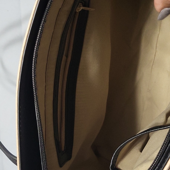 Handbag - Picture 7 of 8